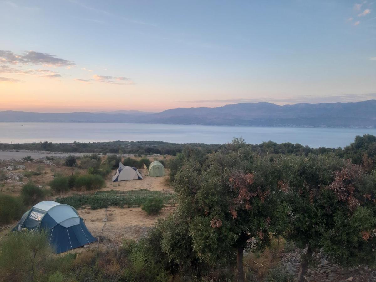 Camping Brizi Hotel Supetar Bagian luar foto