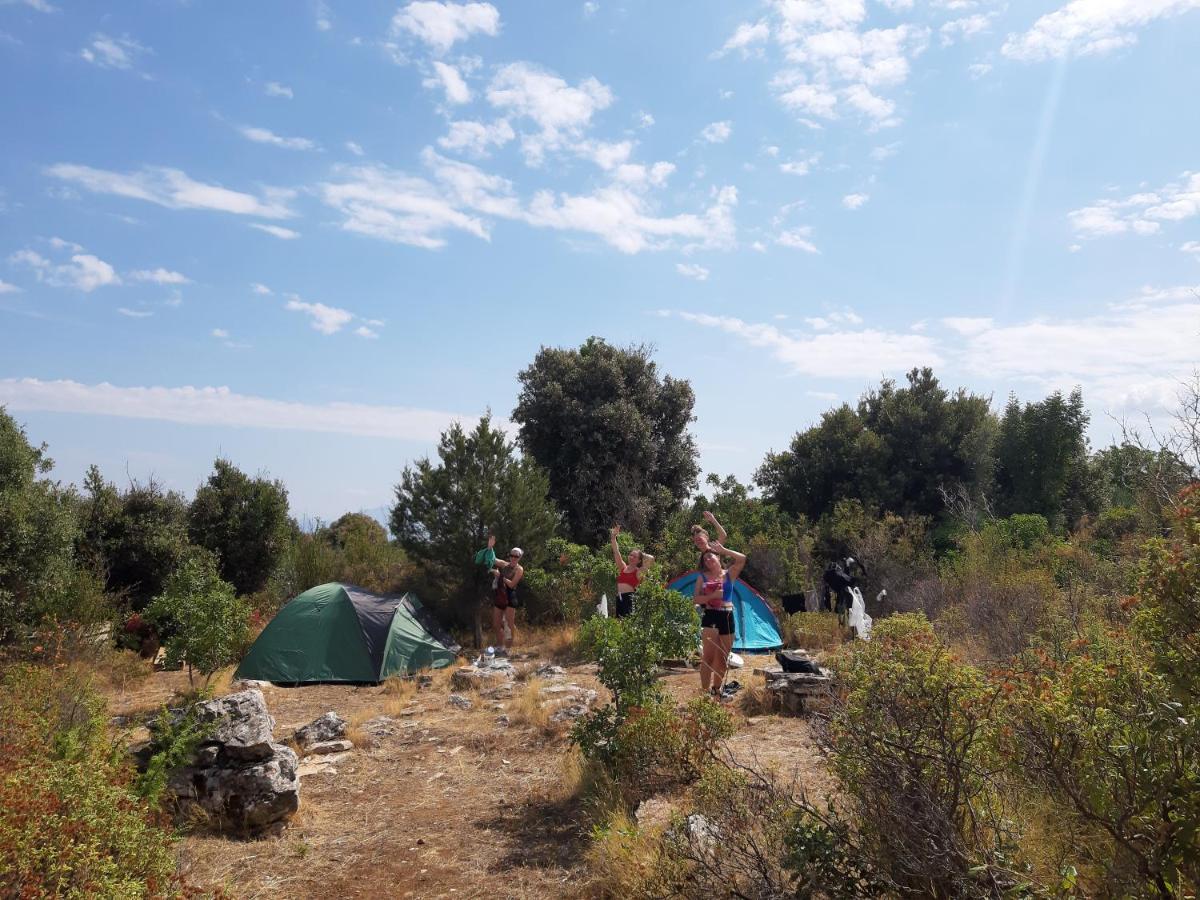 Camping Brizi Hotel Supetar Bagian luar foto